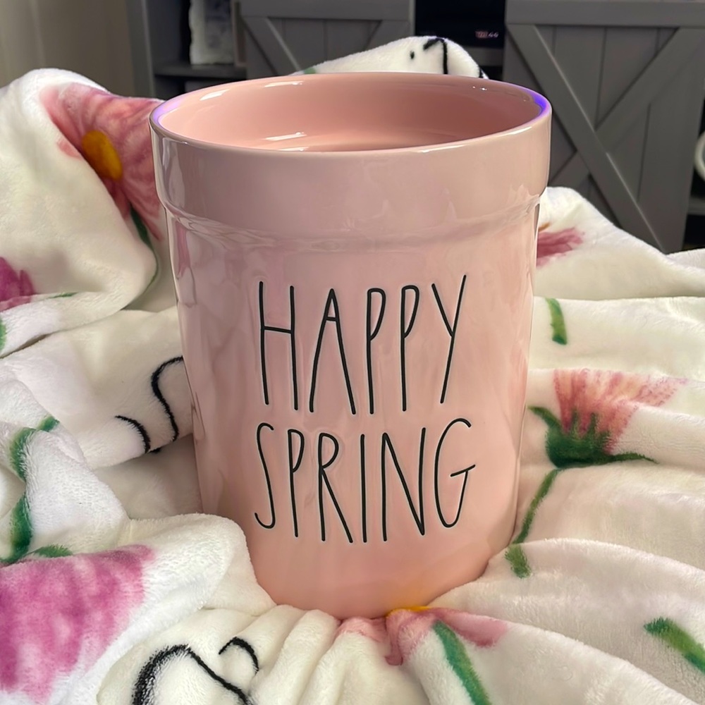 COPY - 🇺🇸 NWT. Rae Dunn pink HAPPY SPRING crock. NWT. 8”h x 6.25”w.